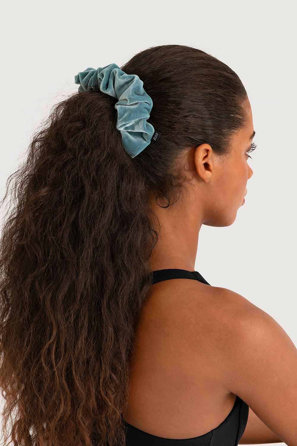 30211 - Velvet Scrunchie