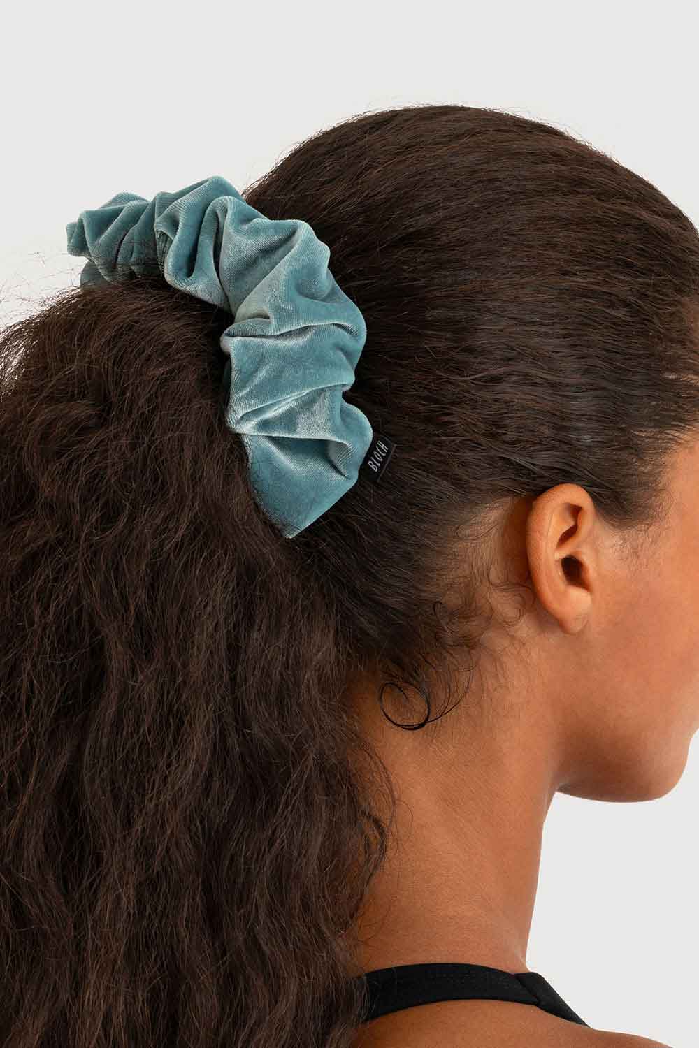 30211 - Velvet Scrunchie - Image 2