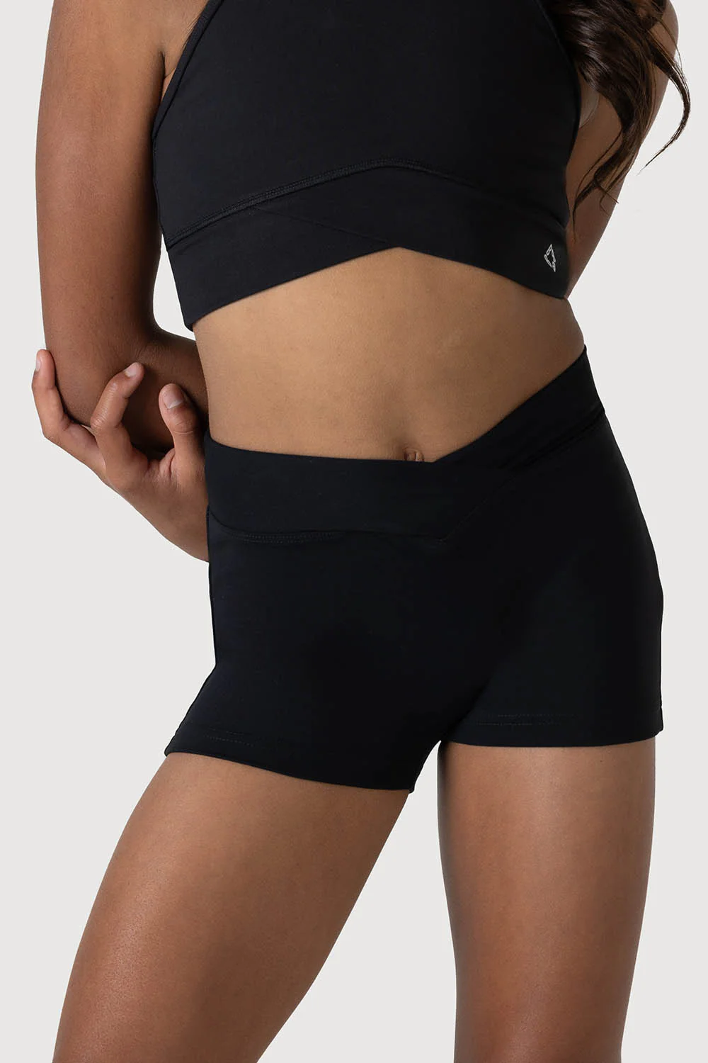 D5227G - Bloch Hydee Girls High Cross Over Short - Image 3