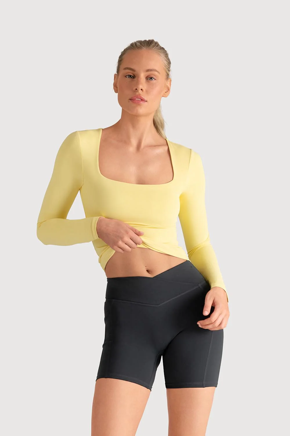 D5600Y - BLOCHeverhold™ V Shape Short
