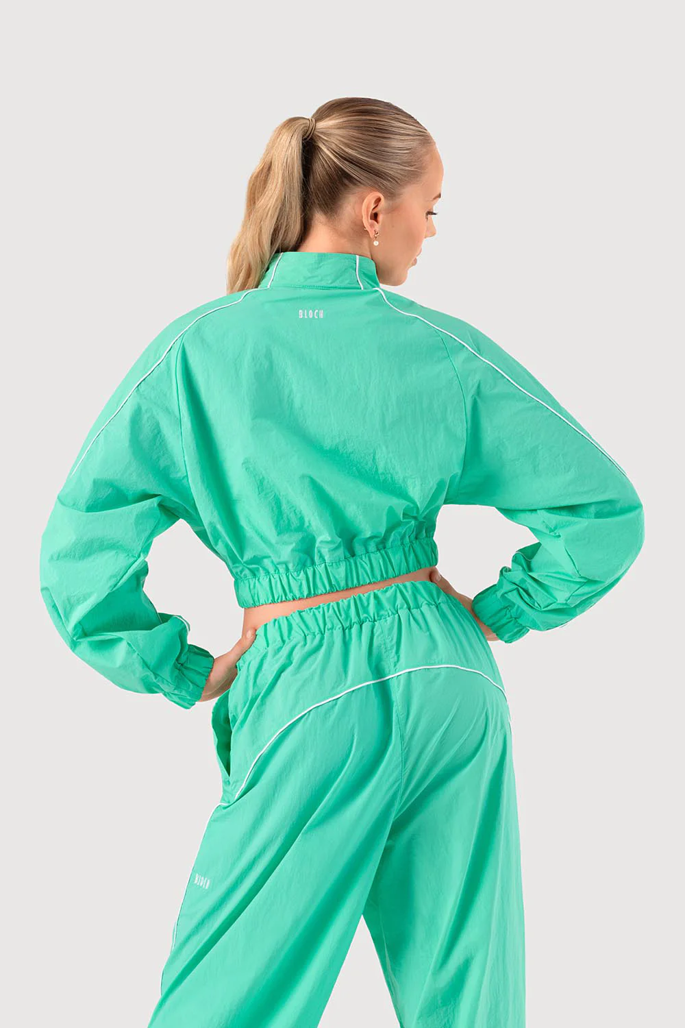 J55720G - Step Up Jacket - Image 2