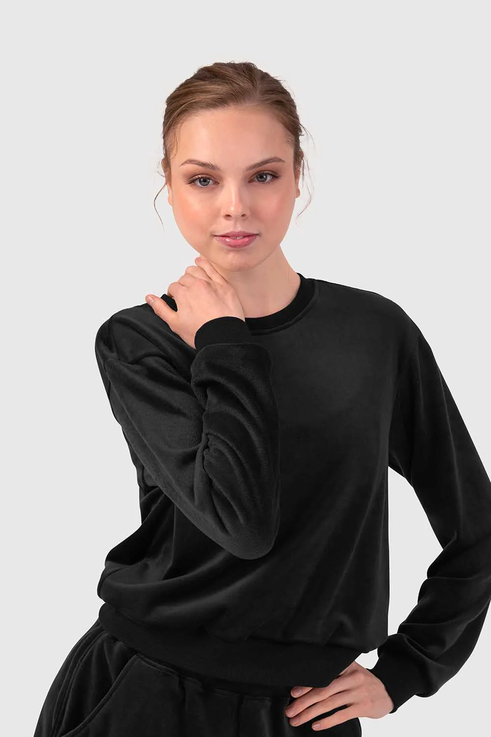 Z530015 - Bloch Caroline Womens Velvet Crew Jumper - Image 3
