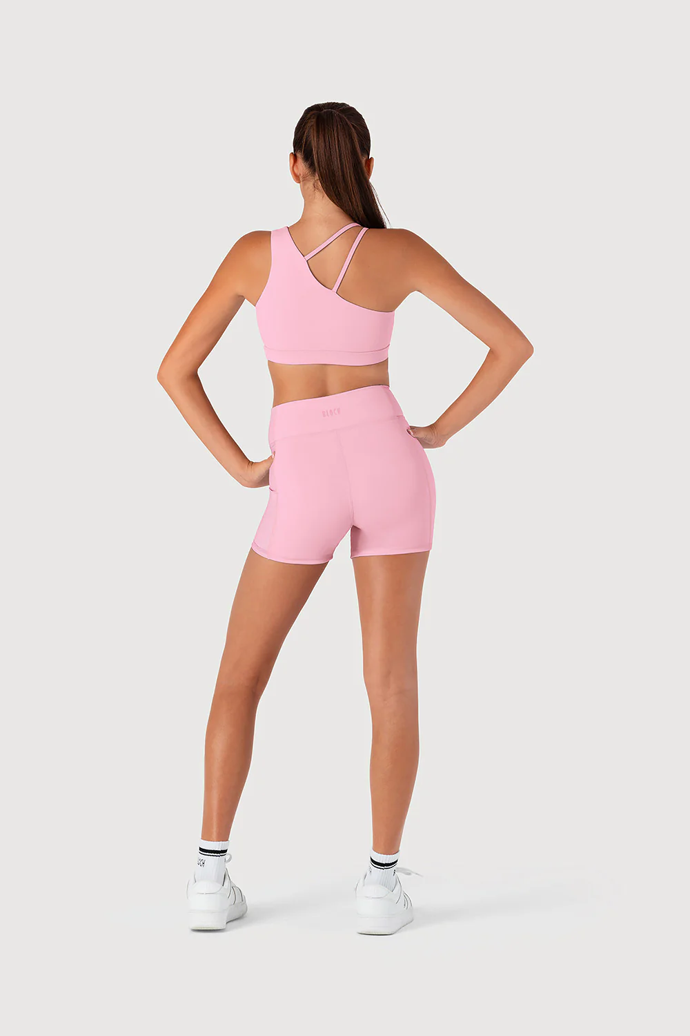Z55781G - Essence Crop - Image 3