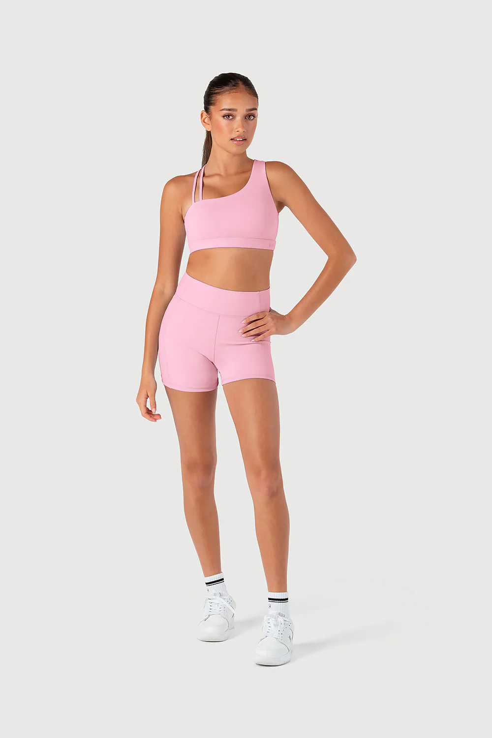 Z55781G - Essence Crop - Image 4