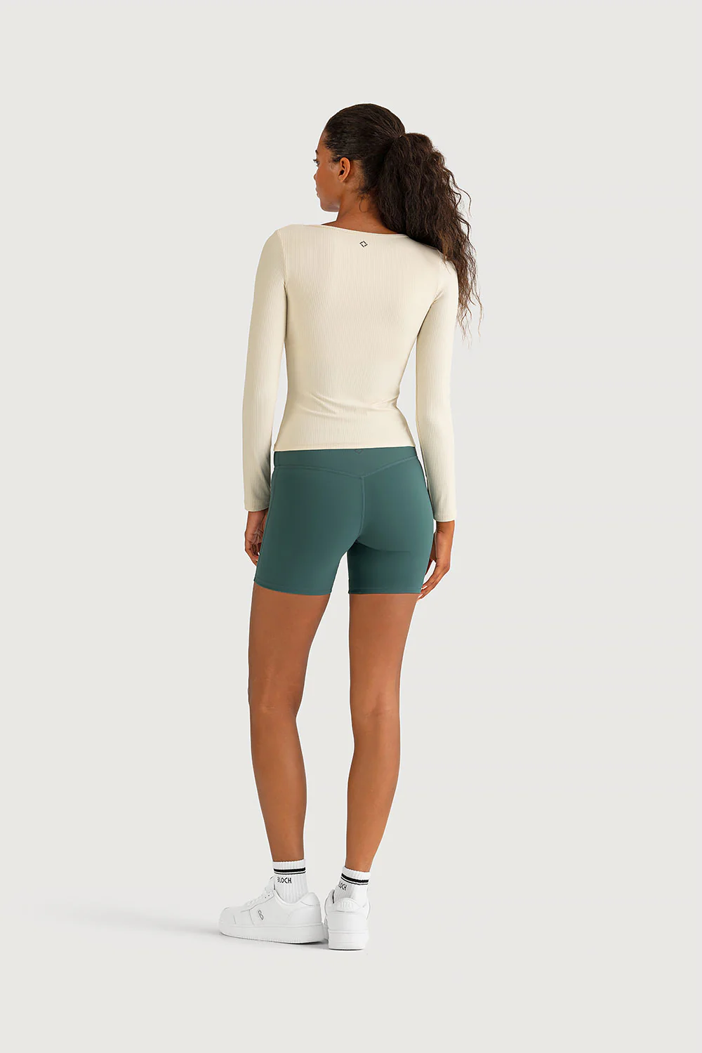 Z5683Y - Rib Essential Long Sleeve Top - Image 4