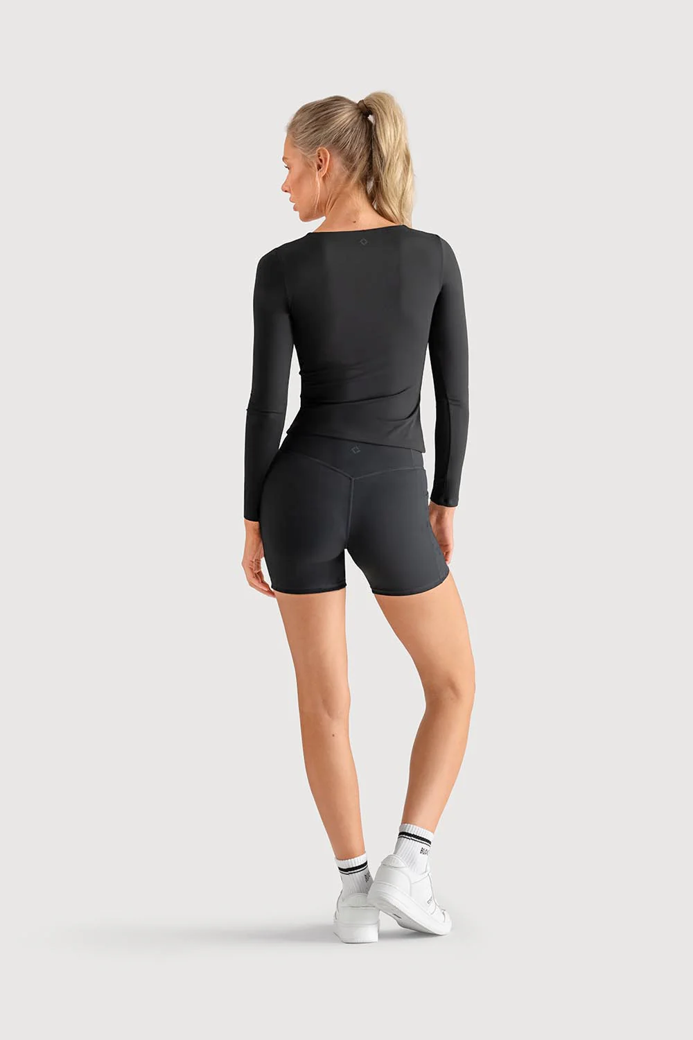 Z5684Y - Essential Long Sleeve Top - Image 4