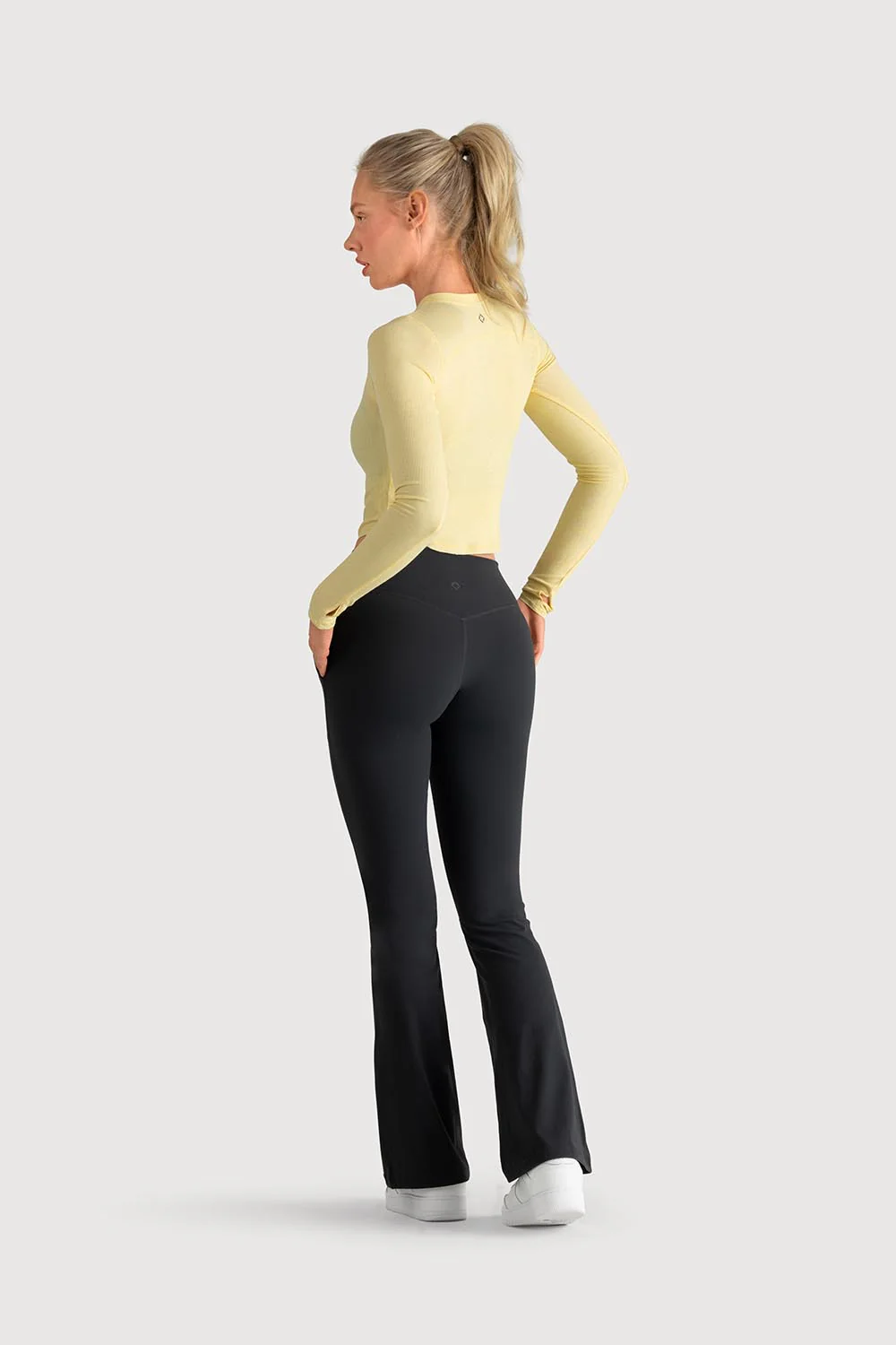 Z5990YN - Dynamic Long Sleeve Top - Image 4